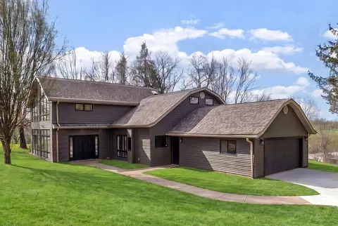 3388 Meadow Rd, Cambridge, OH 43725