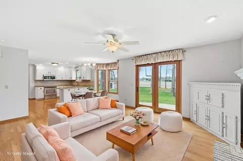 Living - 1339 Adare Rd, Marion, OH 43302 photo 5 of 11