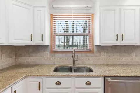 Kitchen - 1339 Adare Rd, Marion, OH 43302 photo 3 of 4