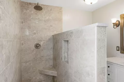 Bath - 1339 Adare Rd, Marion, OH 43302 photo 3 of 5