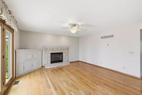 Living - 1339 Adare Rd, Marion, OH 43302 photo 7 of 11