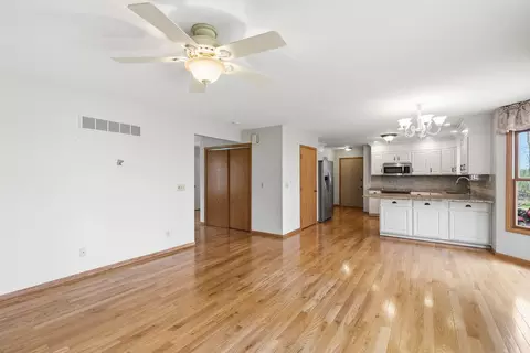 Living - 1339 Adare Rd, Marion, OH 43302 photo 9 of 11