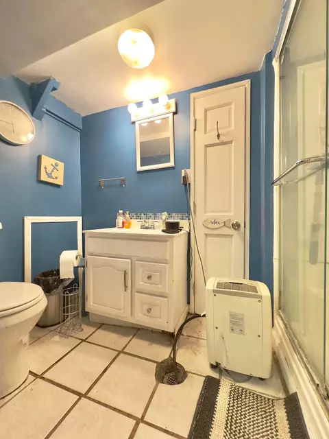 Bath - 597 Warner Ave, Logan, OH 43138 photo 3 of 4