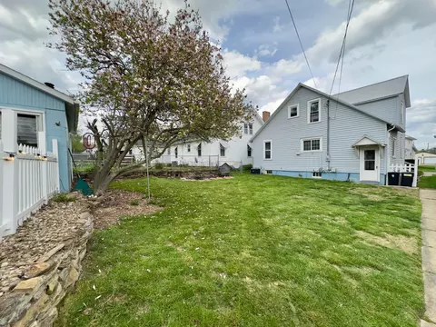 Exterior - 597 Warner Ave, Logan, OH 43138 photo 5 of 8