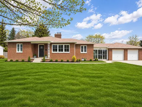 2112 Cresthill Dr, Columbus, OH 43221