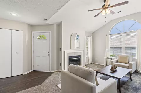 360 Villa Oaks Ln, Columbus, OH 43230