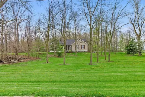 32000 N Middlesworth Rd, West Mansfield, OH 43358