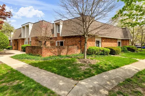 1568 Lafayette Dr, Upper Arlington, OH 43220