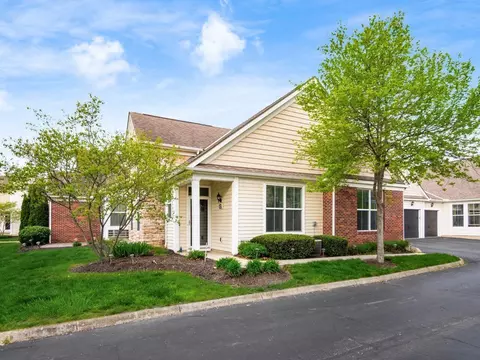 4737 Clubpark Dr #8, Hilliard, OH 43026