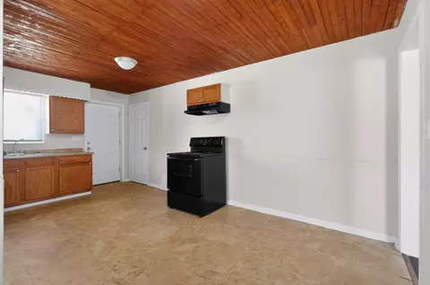 Kitchen - 1130 Studer Ave, Columbus, OH 43206 photo 3 of 4