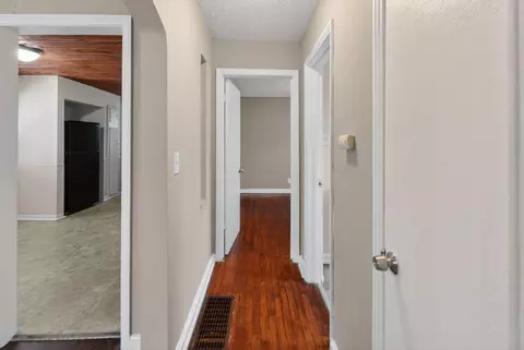 Entry Way - 1130 Studer Ave, Columbus, OH 43206 photo 2 of 2