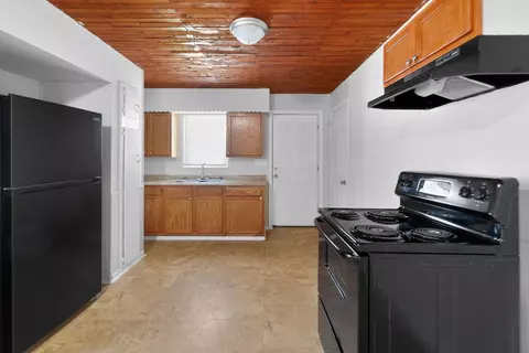 Kitchen - 1130 Studer Ave, Columbus, OH 43206 photo 4 of 4