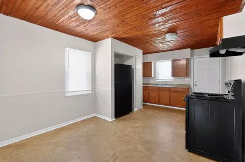 Kitchen - 1130 Studer Ave, Columbus, OH 43206 photo 2 of 4