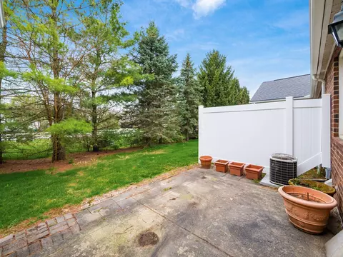 Exterior - 179 Hanover Ct, Delaware, OH 43015 photo 4 of 10