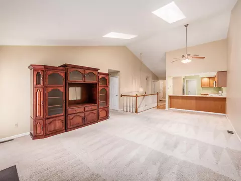 Living - 179 Hanover Ct, Delaware, OH 43015 photo 6 of 10