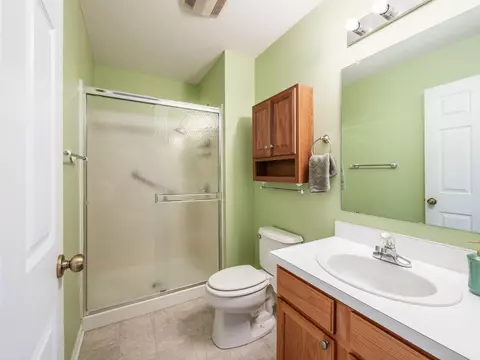 Bath - 179 Hanover Ct, Delaware, OH 43015 photo 1 of 5