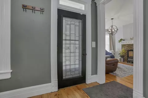 Entry Way - 537 E Wheeling St, Lancaster, OH 43130 photo 1 of 4