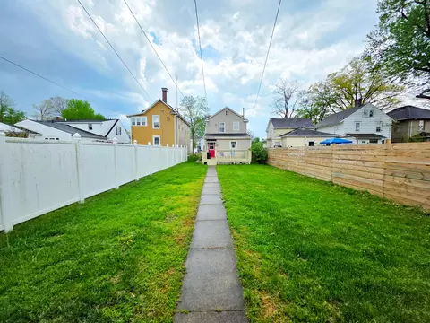 Exterior - 615 E 5th Ave, Lancaster, OH 43130 photo 3 of 4