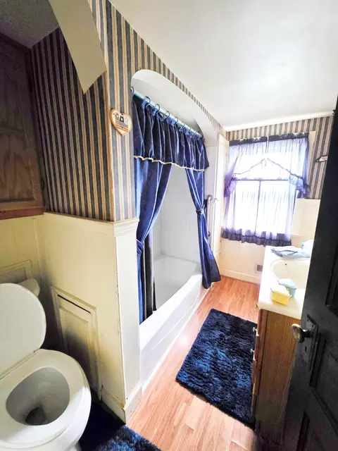 Bath - 615 E 5th Ave, Lancaster, OH 43130 photo 1 of 1