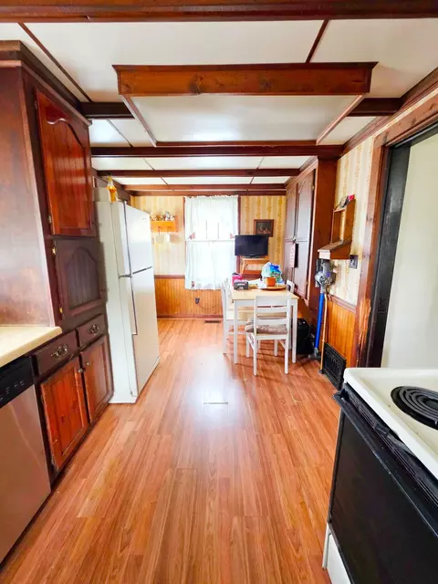Kitchen - 615 E 5th Ave, Lancaster, OH 43130 photo 2 of 2