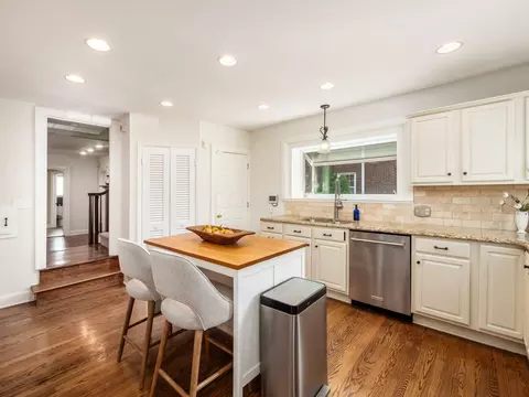 2629 E Broad St, Columbus, OH 43209 photo 13