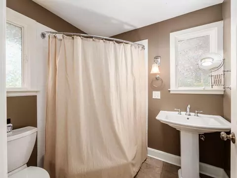 2629 E Broad St, Columbus, OH 43209 photo 18