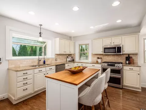 2629 E Broad St, Columbus, OH 43209 photo 7