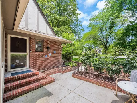 2629 E Broad St, Columbus, OH 43209 photo 47