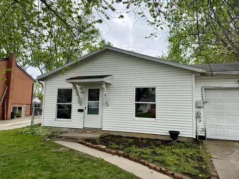 Exterior - 1060 Capri Dr, Marion, OH 43302 photo 2 of 5