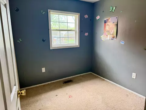 Bedroom - 1060 Capri Dr, Marion, OH 43302 photo 3 of 4