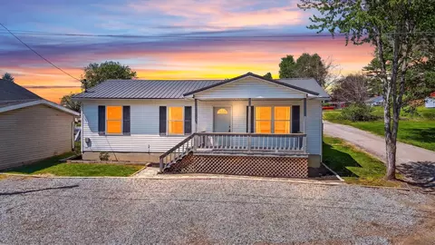 941 S Maine Ave, Wellston, OH 45692