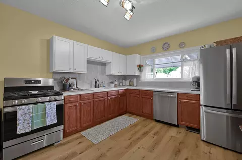 Kitchen - 220 Barnes Ave, Circleville, OH 43113 photo 2 of 2