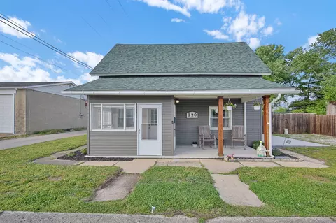 Exterior - 220 Barnes Ave, Circleville, OH 43113 photo 2 of 7