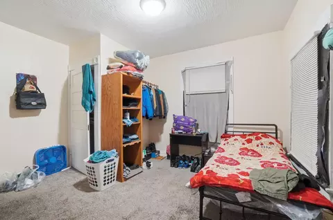 Bedroom - 1501 E High St, Springfield, OH 45505 photo 10 of 11