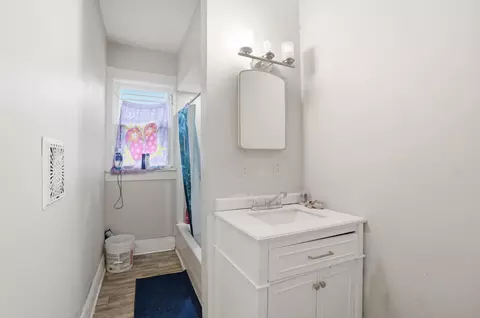 Bath - 1501 E High St, Springfield, OH 45505 photo 2 of 3