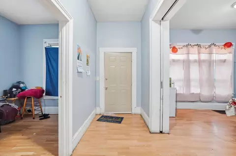 Entry Way - 1501 E High St, Springfield, OH 45505 photo 2 of 5