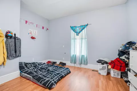 Bedroom - 1501 E High St, Springfield, OH 45505 photo 5 of 11