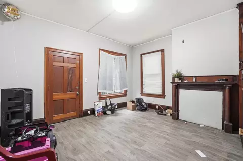 Living - 1501 E High St, Springfield, OH 45505 photo 1 of 3