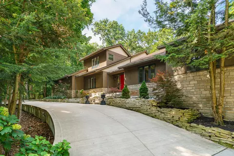 630 Woods Hollow Ln, Powell, OH 43065