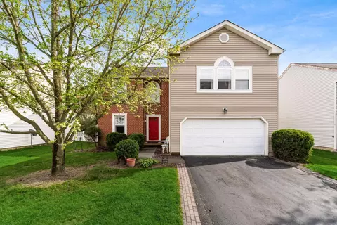 7005 Crescent Boat Ln, Canal Winchester, OH 43110