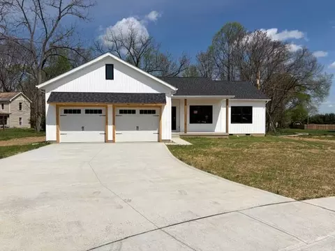 949 Hobart Ct, Logan, OH 43138