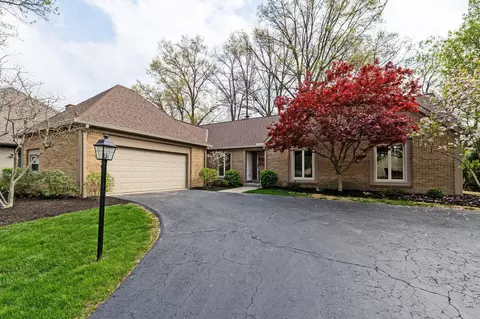 6696 Maplebrook Ln, Columbus, OH 43235