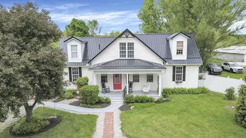 2200 Leonard Rd NW, Baltimore, OH 43105