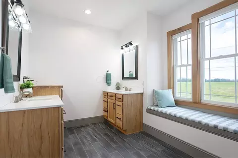 Bath - 14841 King Rd, Howard, OH 43028 photo 6 of 8