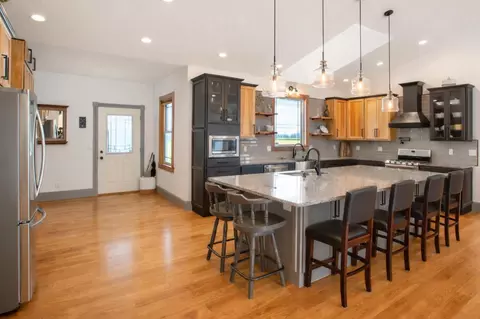 Kitchen - 14841 King Rd, Howard, OH 43028 photo 3 of 7