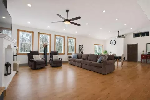 Living - 14841 King Rd, Howard, OH 43028 photo 3 of 3