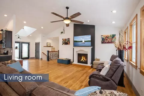 Living - 14841 King Rd, Howard, OH 43028 photo 2 of 3