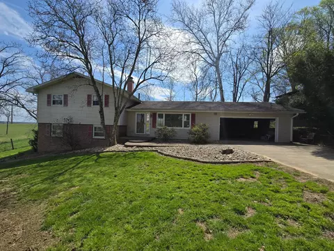2000 Shady Ln, Zanesville, OH 43701