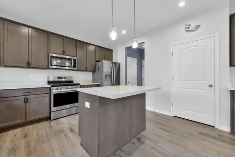 Kitchen - 1138 Lake Forest Dr, Hebron, OH 43025 photo 3 of 3