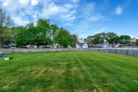 Exterior - 1138 Lake Forest Dr, Hebron, OH 43025 photo 4 of 4